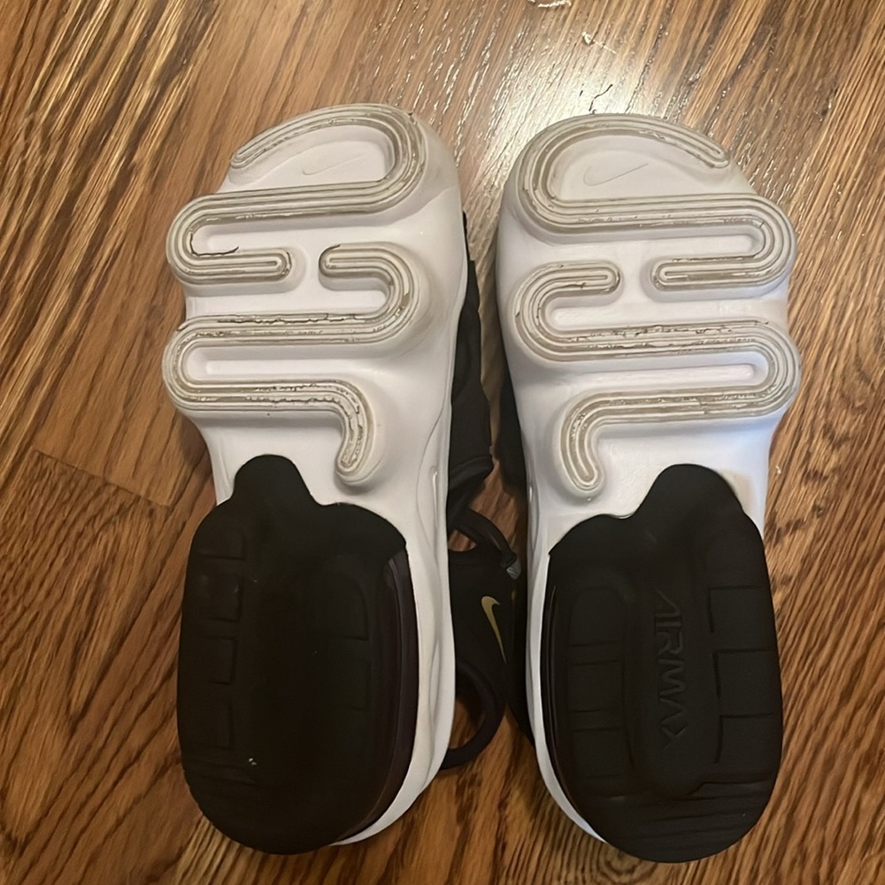 Nike Black and White Sport Sandals - Picture 3 of 3